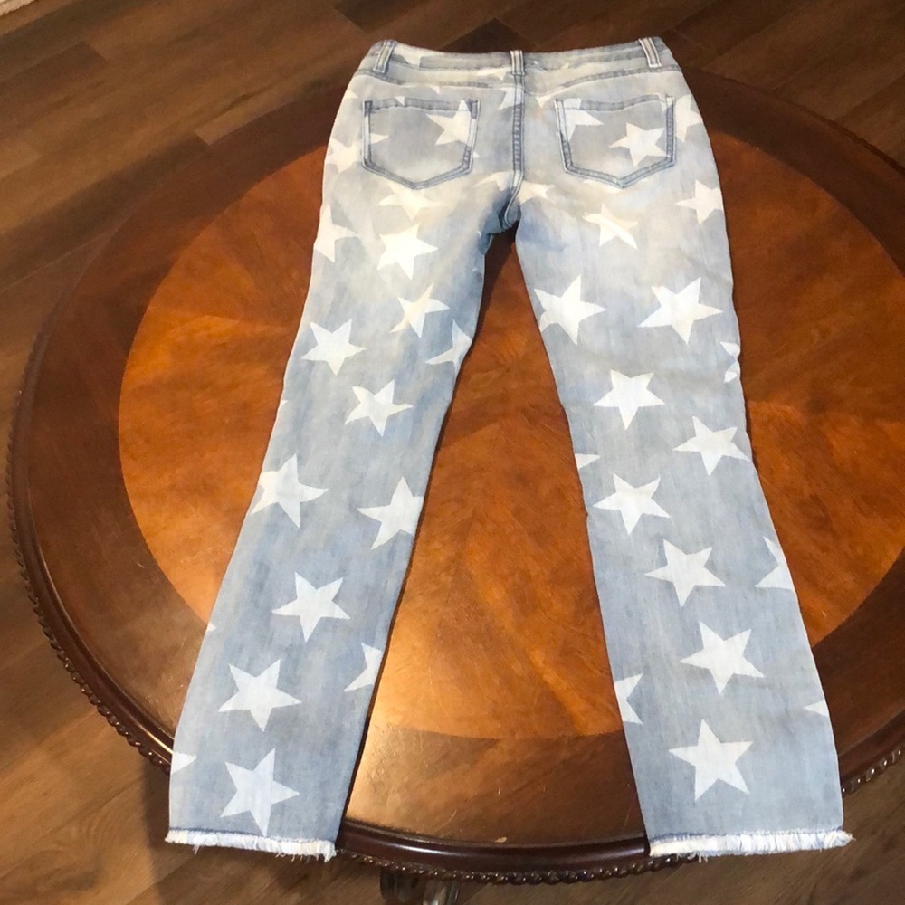 Easel Los Angles Distressed Star Pattern Jeans Small Gem